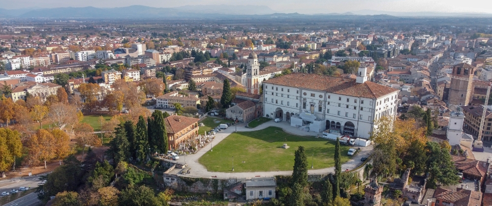 Współdzielone mieszkania, wolne pokoje i współlokatorzy w Udine